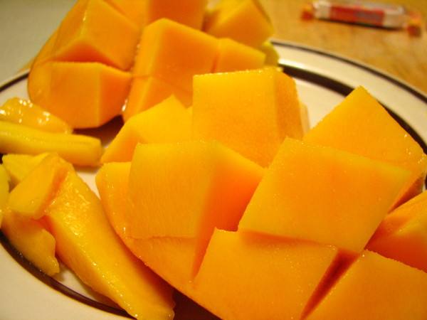 <b>夏天吃芒果有哪些好处？当心吃芒果可能引起过</b>
